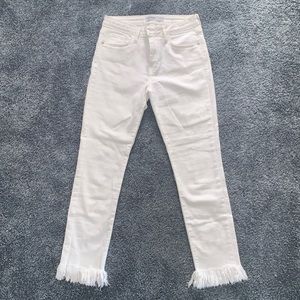 BRAND NEW WHITE SKINNY JEANS!